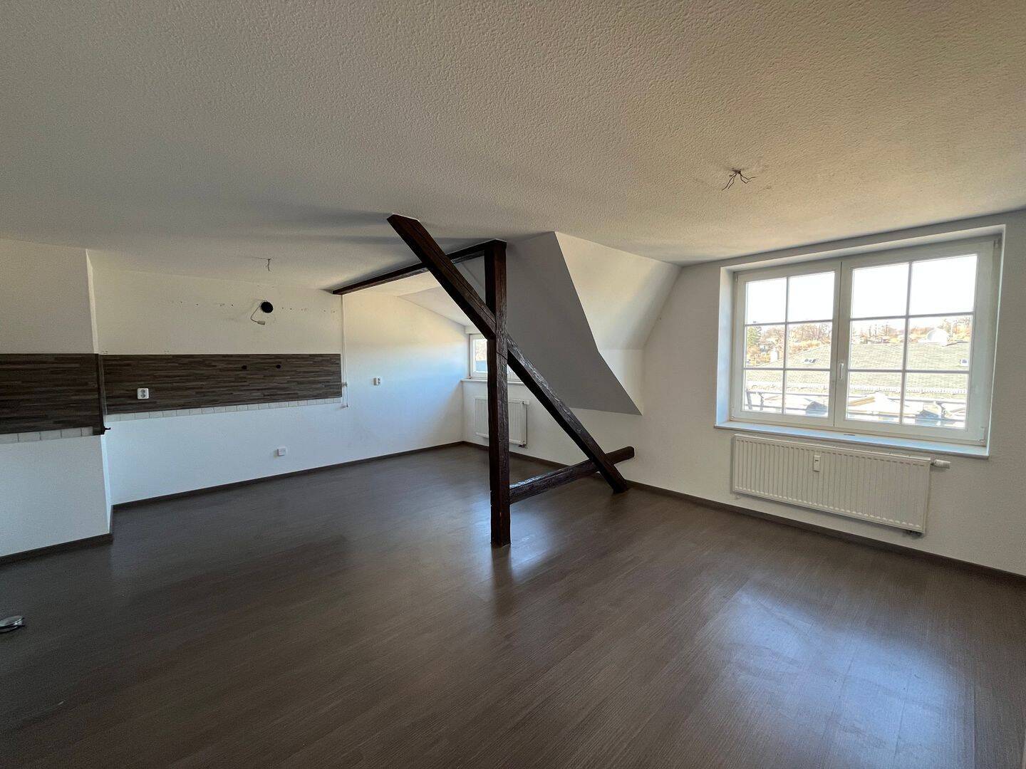 Sanierte 3-Zimmer-Maisonette-Wohnung mit Loggia