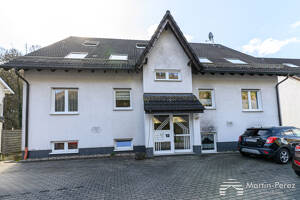 Gepflegte Drei-Zimmer-Wohnung - Terrasse - Garten - Stellplatz - Keller -