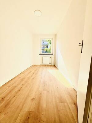 Wohnen wie im eigenen Haus - renovierte 3 -Zimmer Wohnung mit großer Terrasse & Garten – 22179 Hamburg – Vorschaubild 5