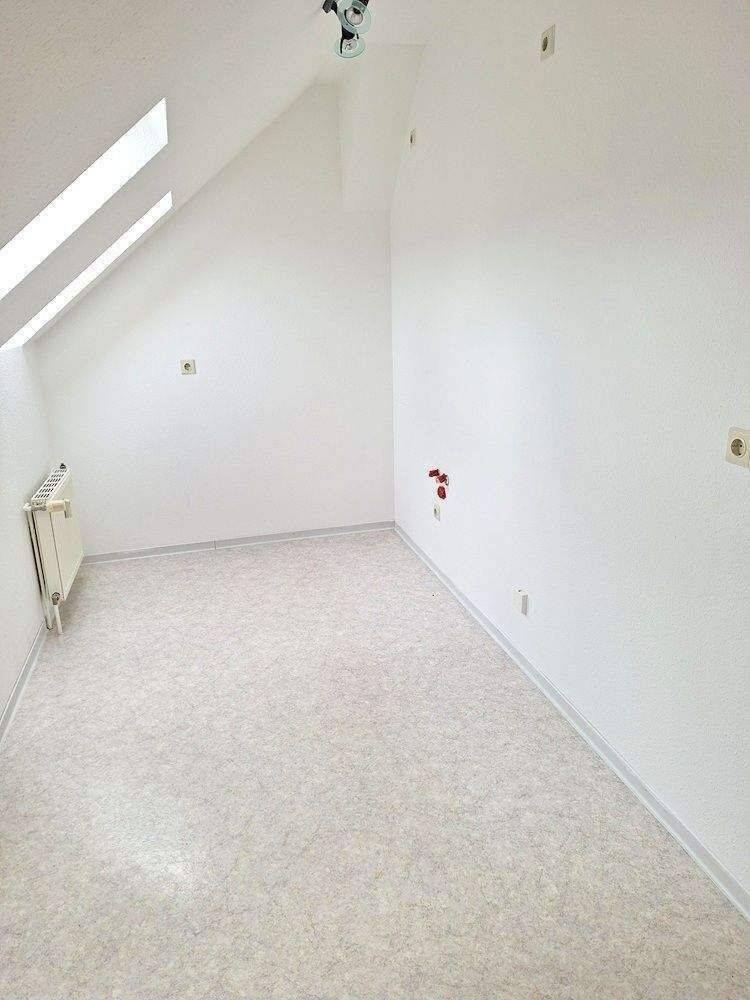 !! UNI-Nähe, 2-Raum-Wohnung im Dachgeschoss !! – Chemnitz – Vorschaubild 4