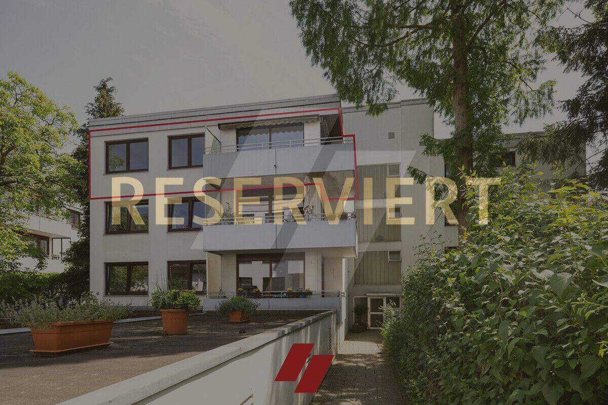 Schwachhausen: oberste Etage, gut aufgeteilte 3-4 Zimmerwohnung mit Lift, gr. Balkon u. TG-SP