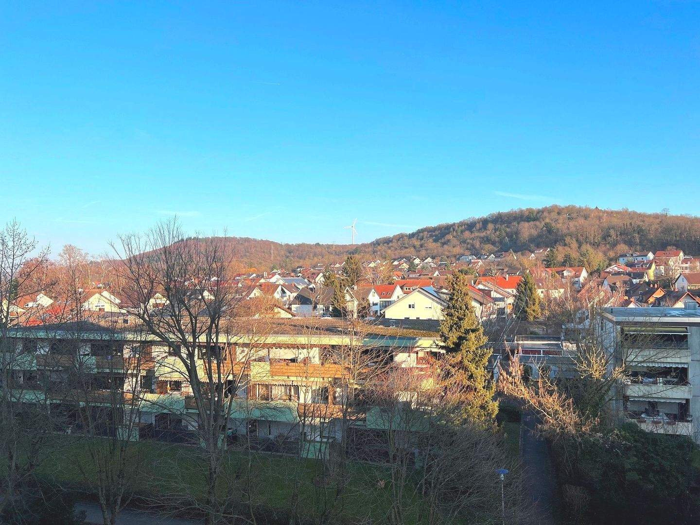 3-ZIMMERWOHNUNG MIT SCHÖNER AUSSICHT! – Karlsruhe – Bild 1 von 2