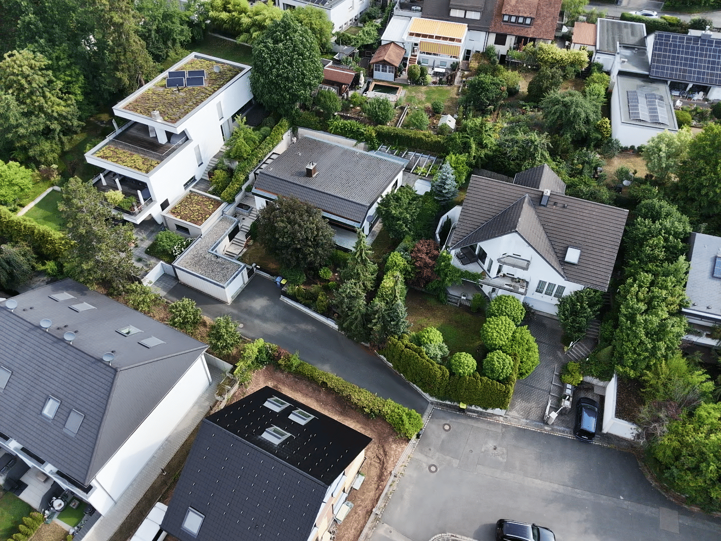 Gepflegtes, großzügiges Einfamilienhaus mit Terrasse, Pergola und Garage – Nürnberg – Vorschaubild 5