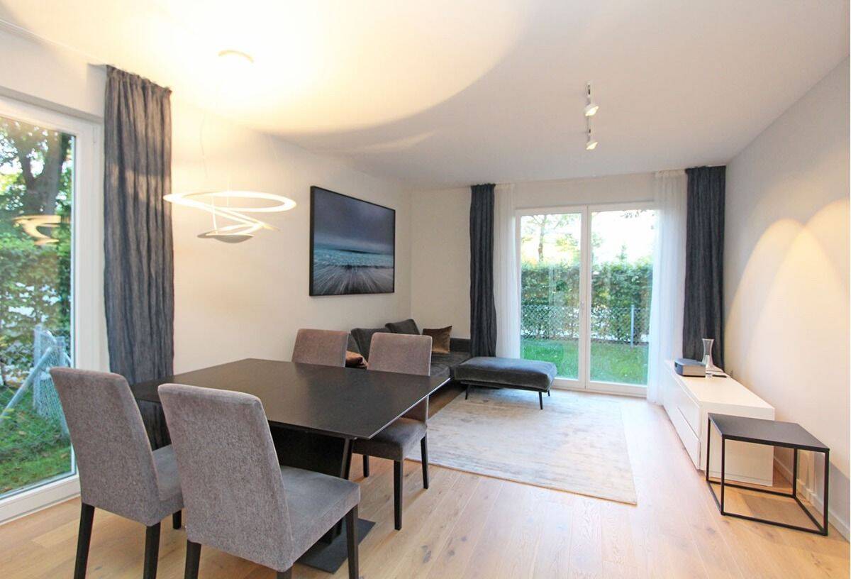 Modern möbliertes 2-Zi-Business-Apt mit kleinem Garten in München-Harlaching – München – Vorschaubild 4