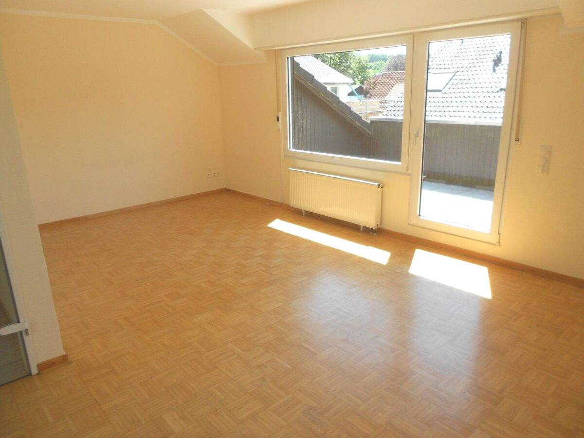 Gepflegte Wohnung im Dreifamilienhaus mit Blick zum Teutoburger Wald – 33619 Bielefeld – Bild 1 von 9