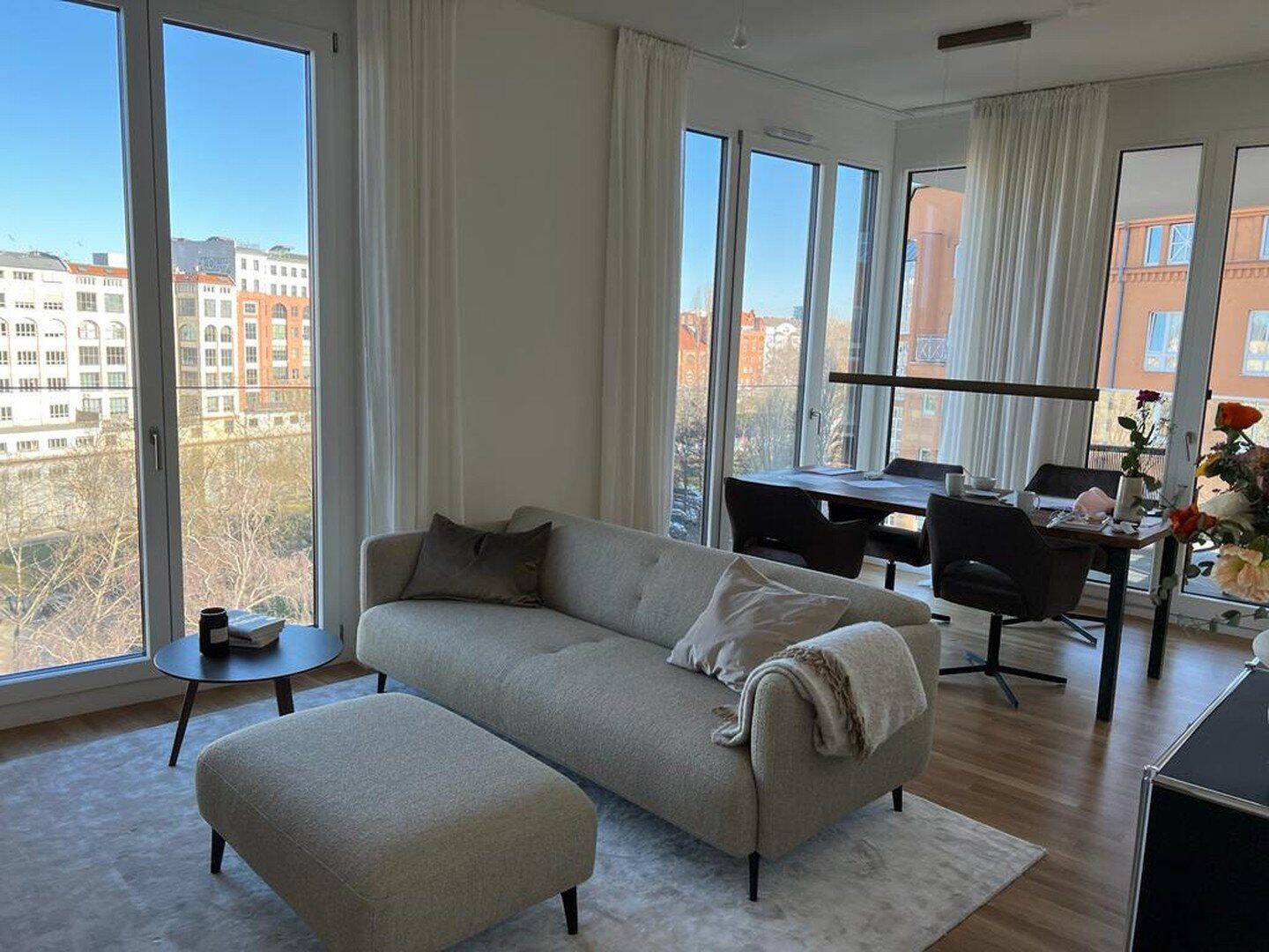 Traumhafte 4 Zimmer Wohnung mit direktem Spreeblick und Weitblick über die Stadt