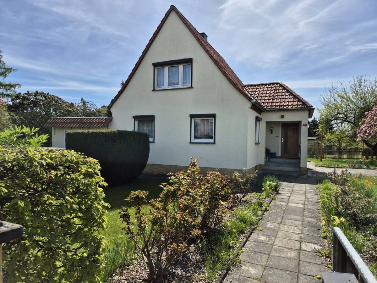 Einfamilienhaus in ruhiger Lage mit großem grünem Garten – 4349 Leipzig – Bild 1 von 6
