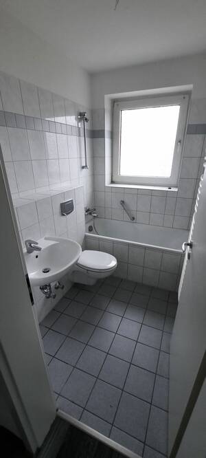 Bei VIVAWEST die Sonnenstrahlen auf dem eigenen Balkon genießen. – 45889 Gelsenkirchen – Vorschaubild 2