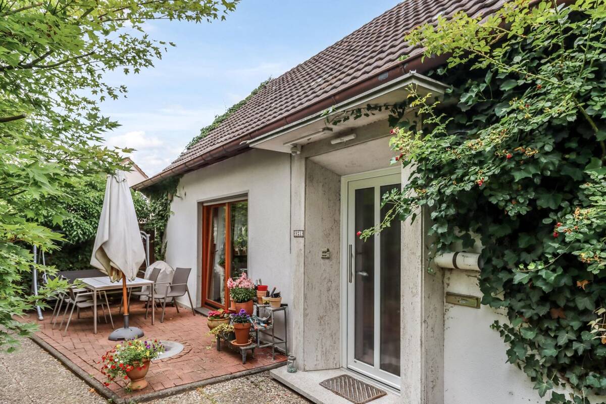 Gemütliches Einfamilienhaus in Bielefeld-Brackwede! – 33649 Bielefeld – Bild 1 von 9