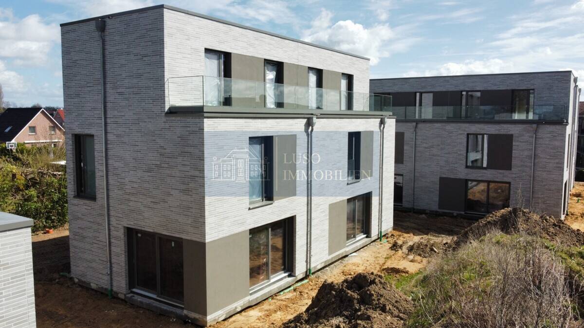 Luxuriöser Wohnkomfort trifft Nachhaltigkeit - Moderne DHH in Wedel – Wedel – Vorschaubild 3