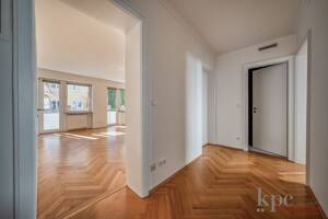 Glockenbach! Renovierte 2-3 Zi. Wohnung mit gr. Südbalkon zum Innenhof! Ruhig und sonnig! – 80337 München – Vorschaubild 3