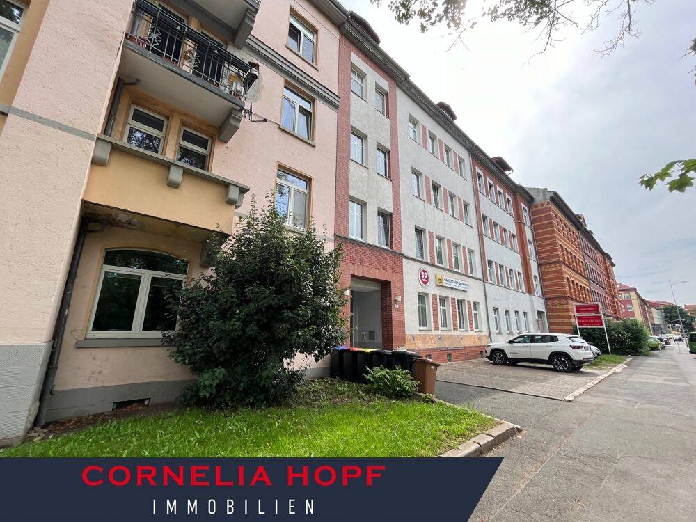 #geräumige- 2 Raum-Wohnung #Zentrale Lage #Keller #Küche mit Fenster #Bad mit Dusche