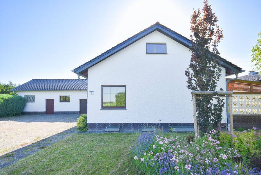 Perfekt für Pferdeliebhaber! Einfamilienhaus mit Pferdestall und 4.000m² großer Weidefläche. – Königslutter am Elm – Vorschaubild 3