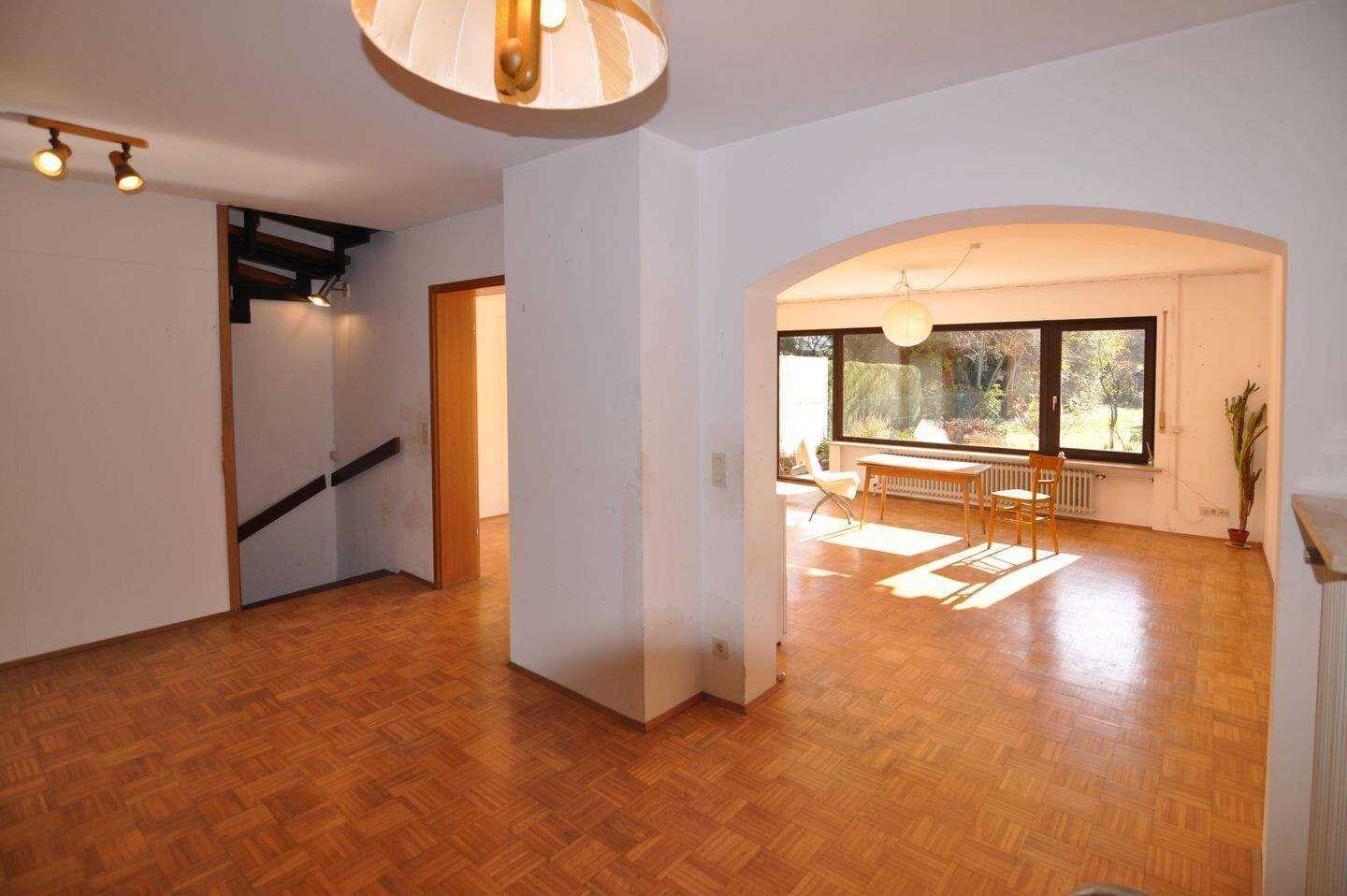 großzügige 240m² Wohn-/Nutzfläche + großer, sonniger Südgarten in familienfreundlicher Lage – München – Vorschaubild 6