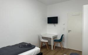 Möbliertes Zimmer, Auf Zeit & WG in Stuttgart ab 1 Monat flexibel mieten – 70329 Stuttgart – Vorschaubild 2