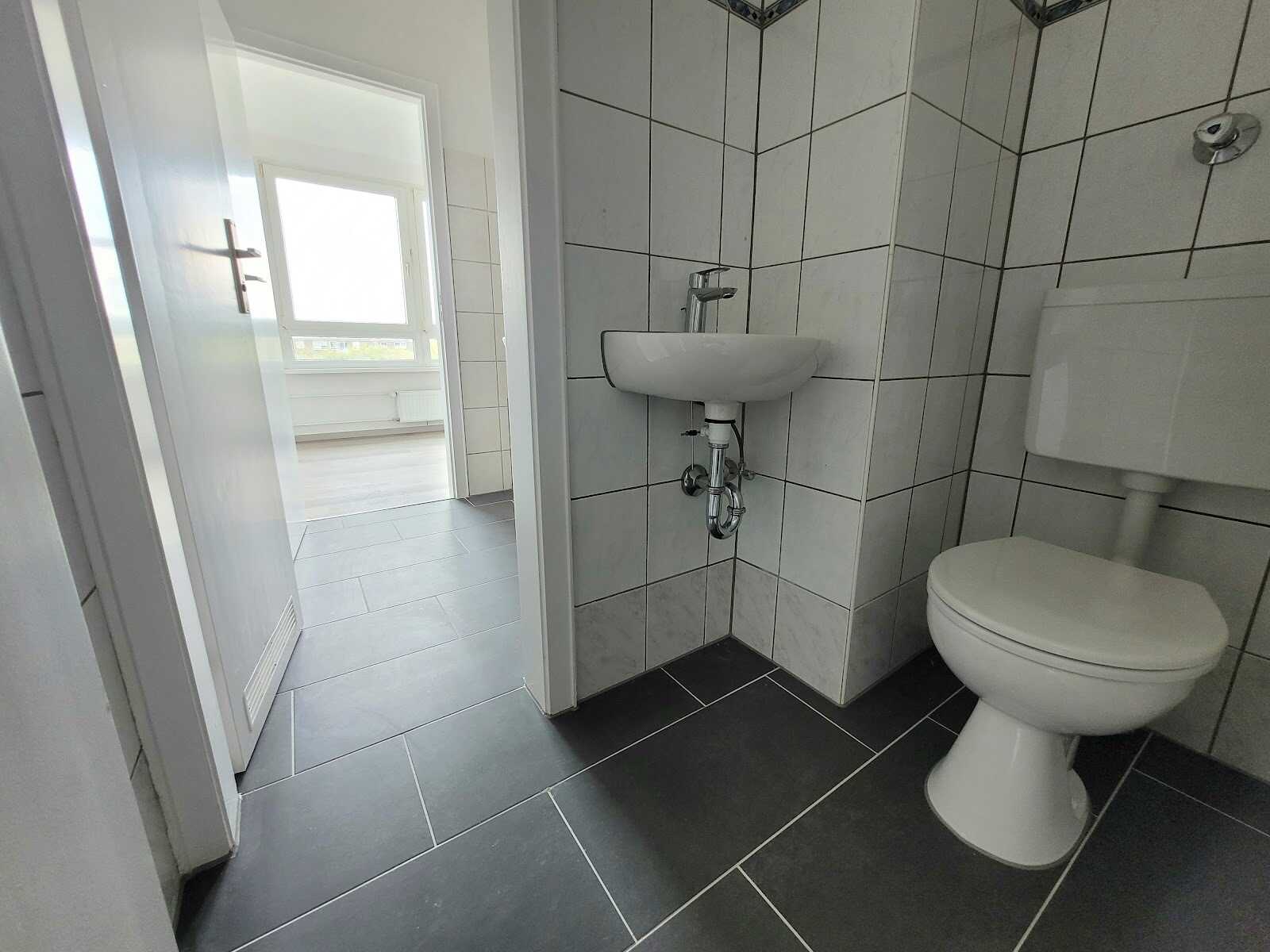 Schöne Aussicht! Renovierte 3-Zimmer-Wohnung mit Balkon! – Essen – Vorschaubild 6