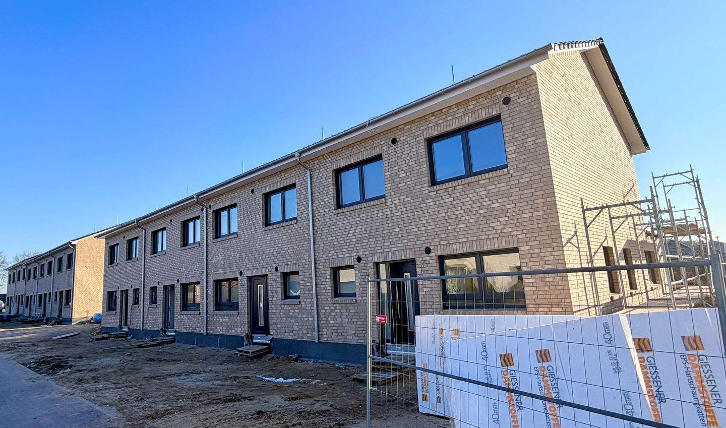 Noch ein Reihenmittelhaus zu verkaufen - Exklusiver Neubau - KfW40-QNG - Reihenhaus in Verden / Scharnhorst – Verden (Aller) – Vorschaubild 3