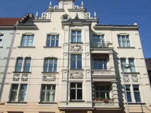 Hohe Rendite durch Schönheit - Mehrfamilienhaus in Stil der Neorenaissance - 8 Wohnungen – 39104 Magdeburg – Vorschaubild 2