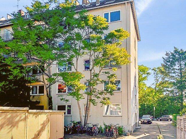 Mehrfamilienhaus mit 24 Wohneinheiten und 10 Einzelgaragen in strategisch hervorragender Wohnlage – Frankfurt am Main – Bild 1 von 9