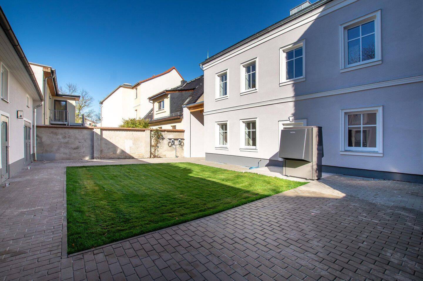 Kernsaniertes Zweifamilienhaus mit großer Remise in Potsdam – Potsdam – Vorschaubild 6