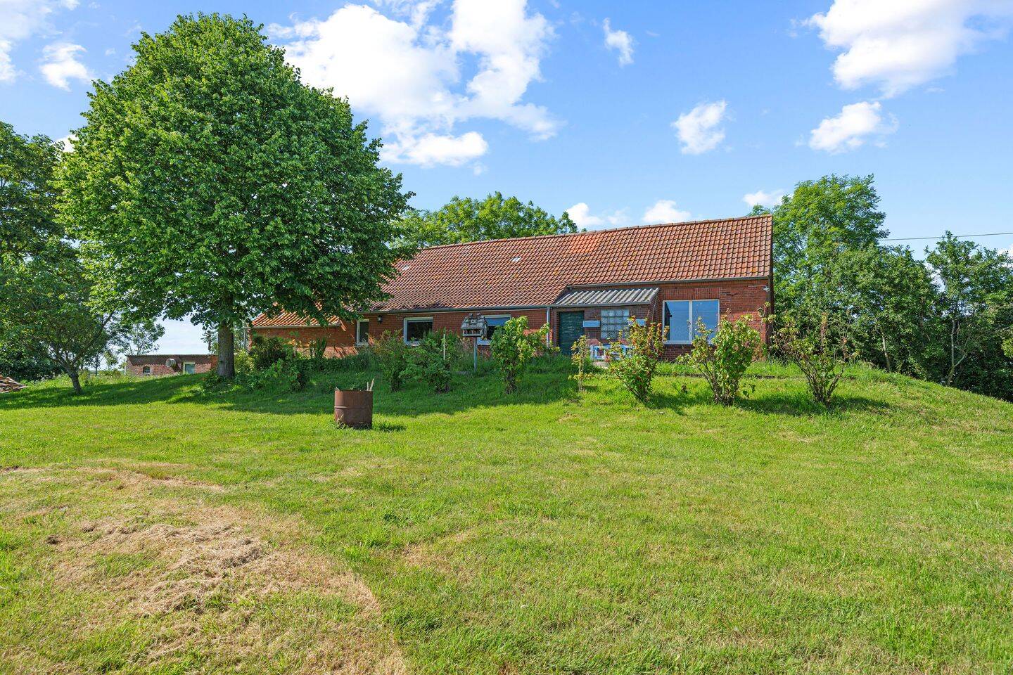 Landhaus mit Charme und großem Entwicklungspotenzial in der Westermarsch – Norden – Vorschaubild 5