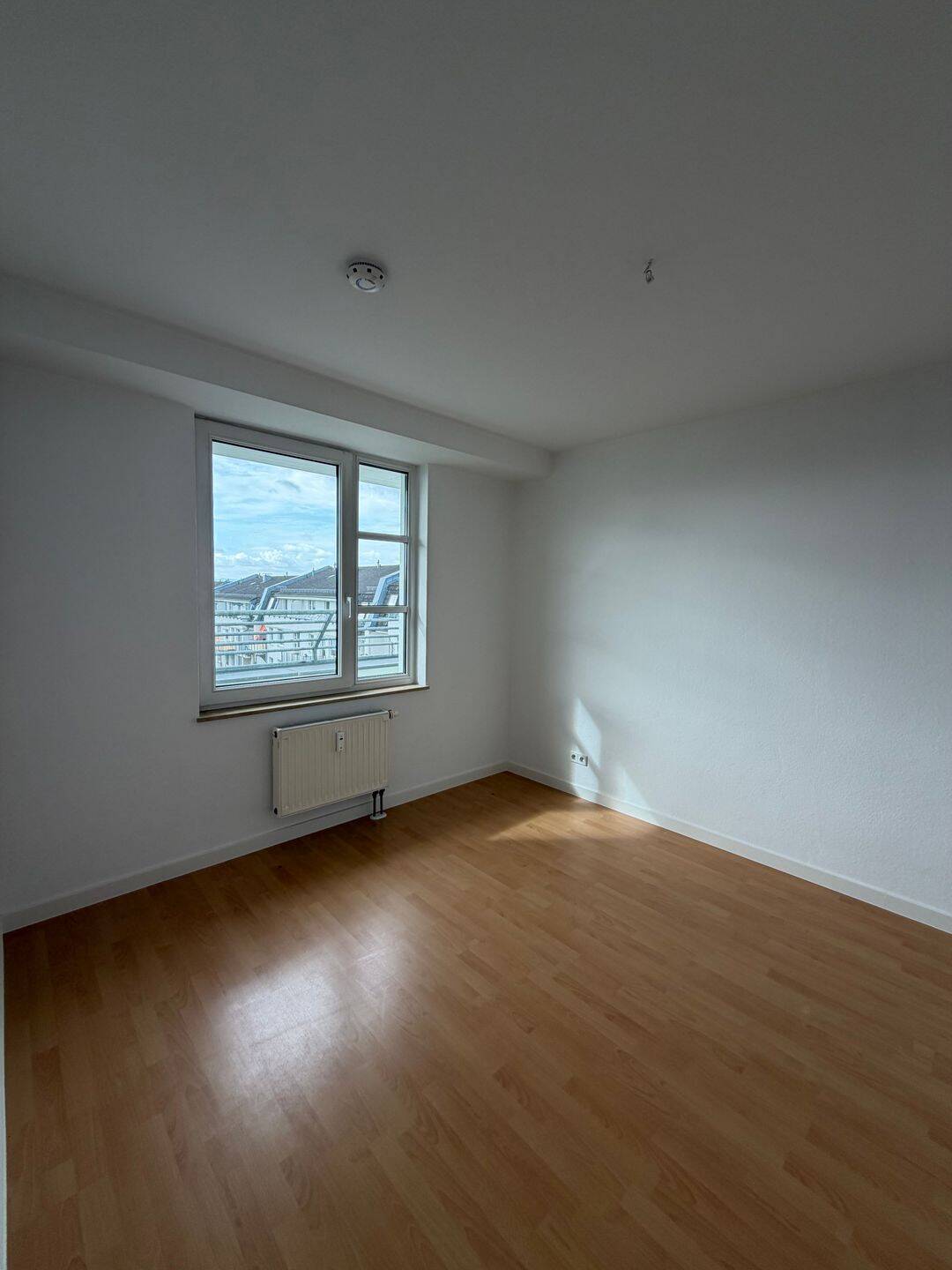 Moderne 2-Raum-Wohnung mit sonnigem Balkon – Chemnitz – Vorschaubild 9