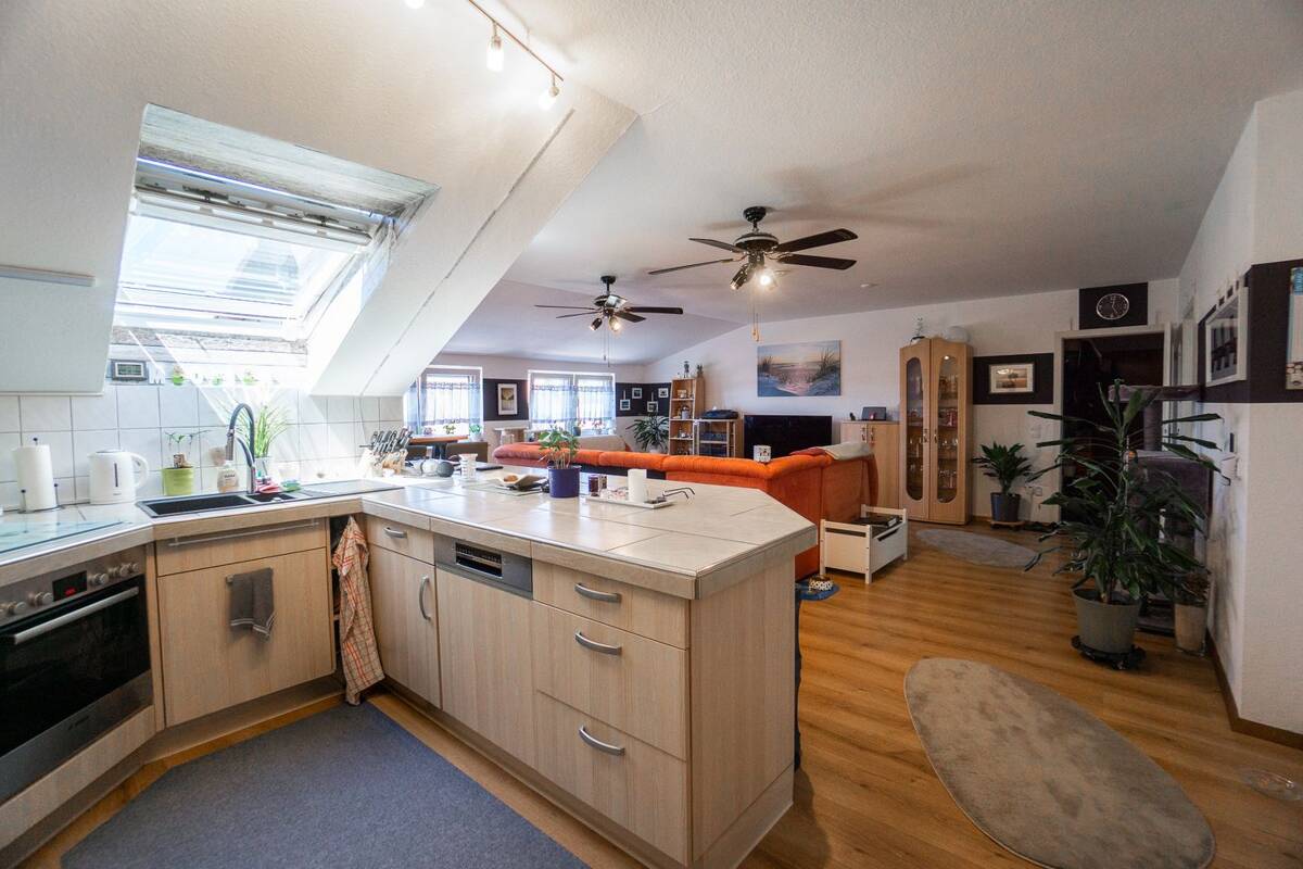 Über den Dächern von Ablach - großzügige 4-Zimmer-Wohnung mit Dachterrasse – 72505 Krauchenwies – Bild 1 von 8