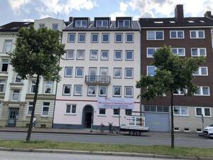 Kiel - Wilhelmplatz: Freie, fein modernisierte 3 Zimmer Eigentumswohnung mit 3 Balkonen im 2.0G