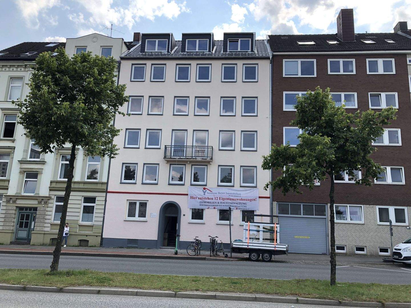 Kiel - Wilhelmplatz: Freie, fein modernisierte 3 Zimmer Eigentumswohnung mit 3 Balkonen im 2.0G