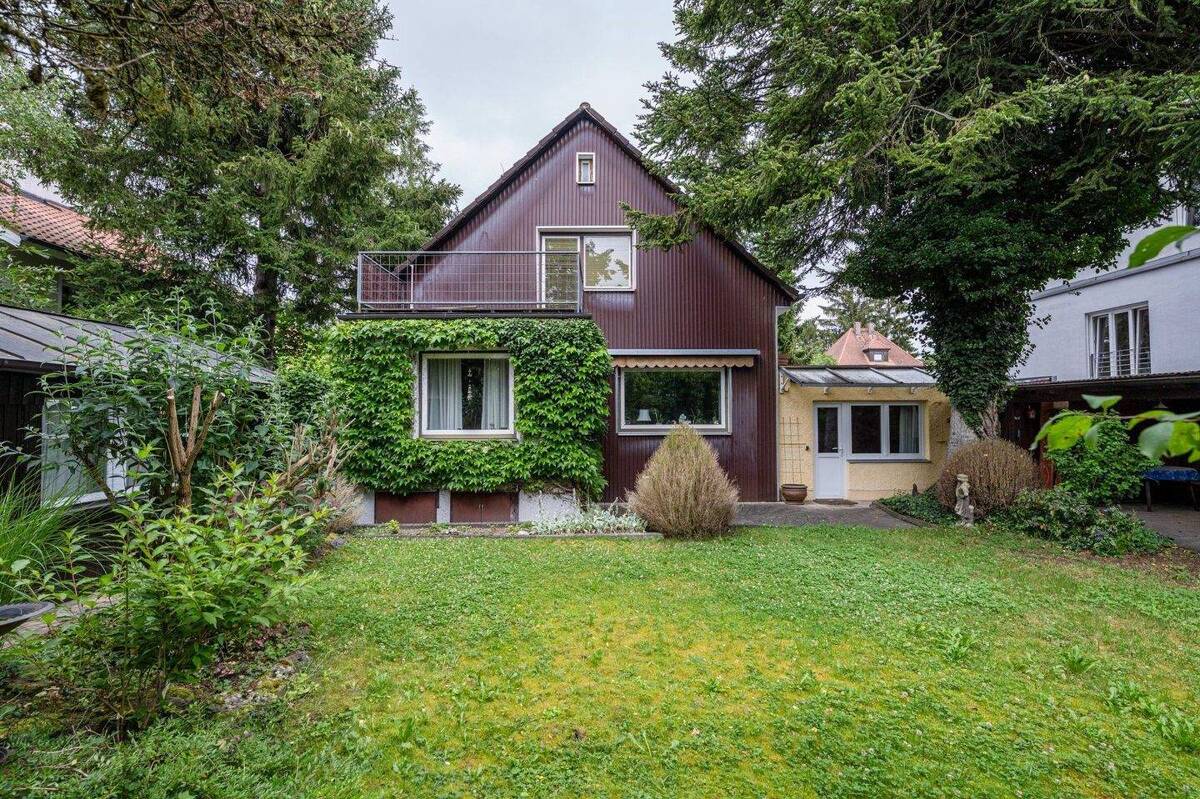 AIGNER - Ruhig gelegenes Einfamilienhaus mit großzügigem Garten in Hadern – 81377 München – Bild 1 von 9