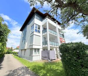 Beziehbare 2-Zimmerwohnung! Balkon! Tageslichtbad! Stellplatz! Außenrollläden!