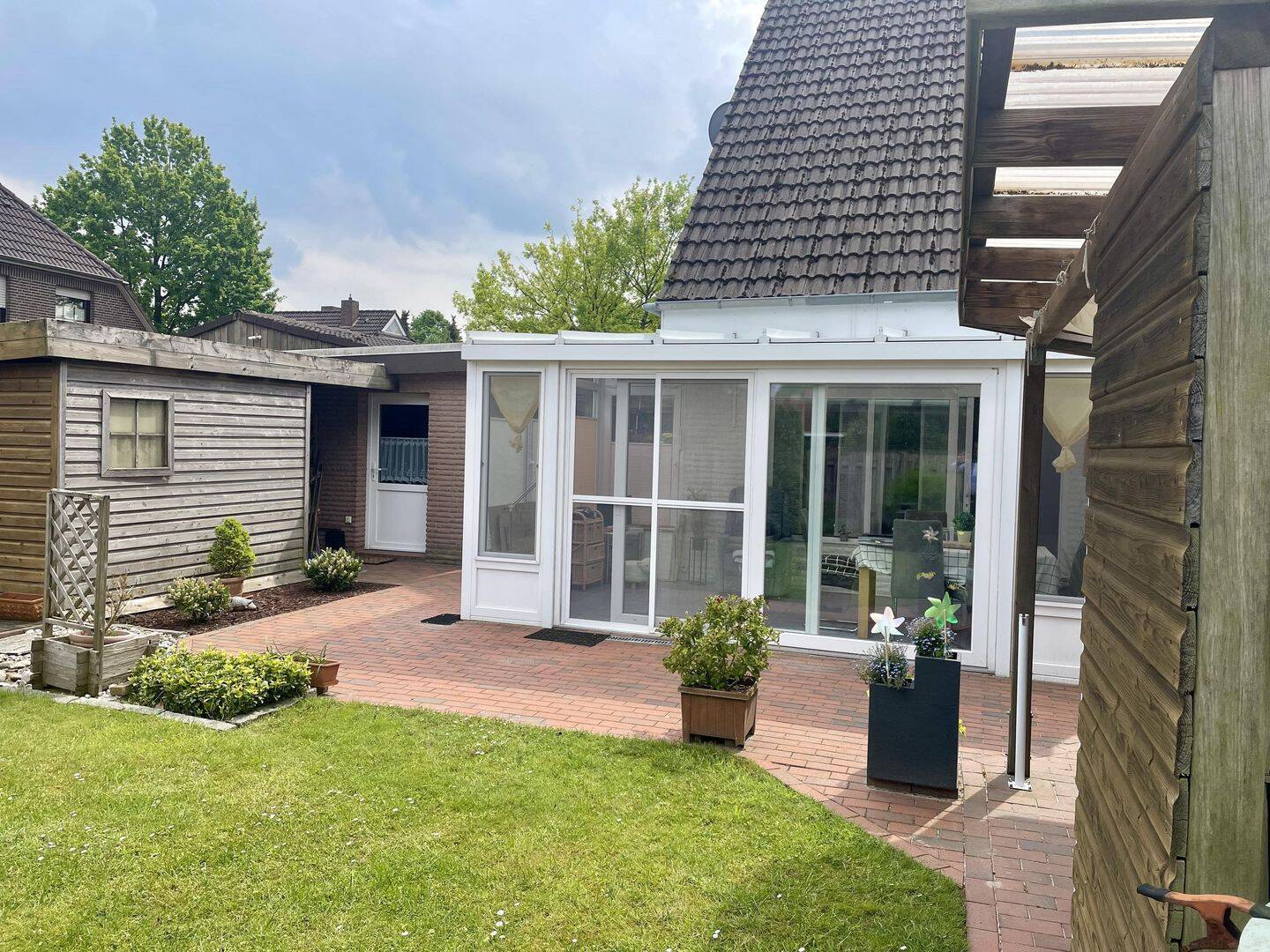 Doppelhaushälfte mit Wintergarten, Terrasse & 2 Carports am Untenende – Papenburg – Vorschaubild 7