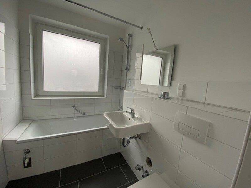 Renovierte 3-Zimmer-Wohnung mit Balkon – Oldenburg – Vorschaubild 3