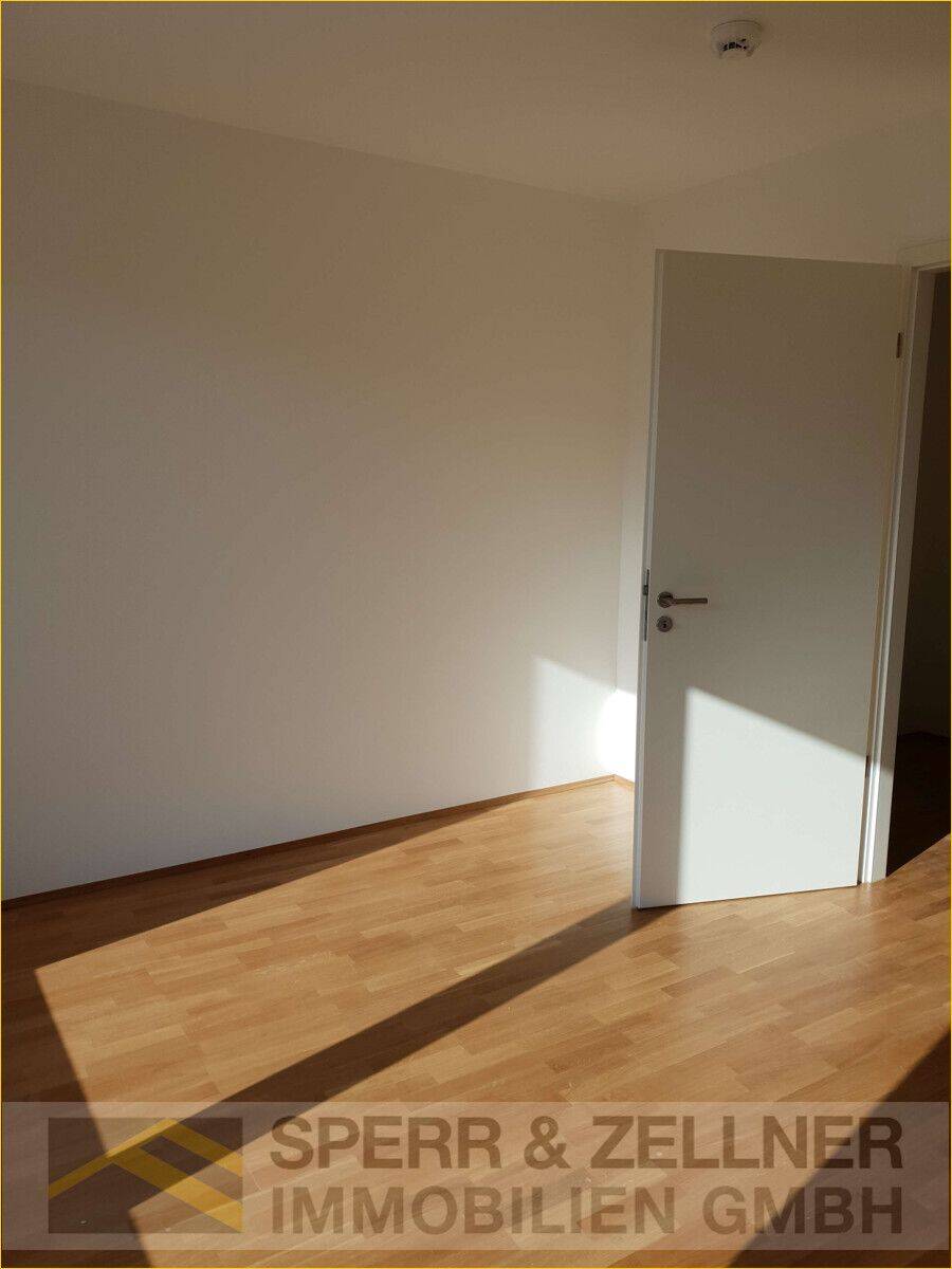 München/Ramersdorf - lichtdurchflutete 3-Zi.-Whg. im 4. OG mit zwei Dachterrassen – München – Vorschaubild 8
