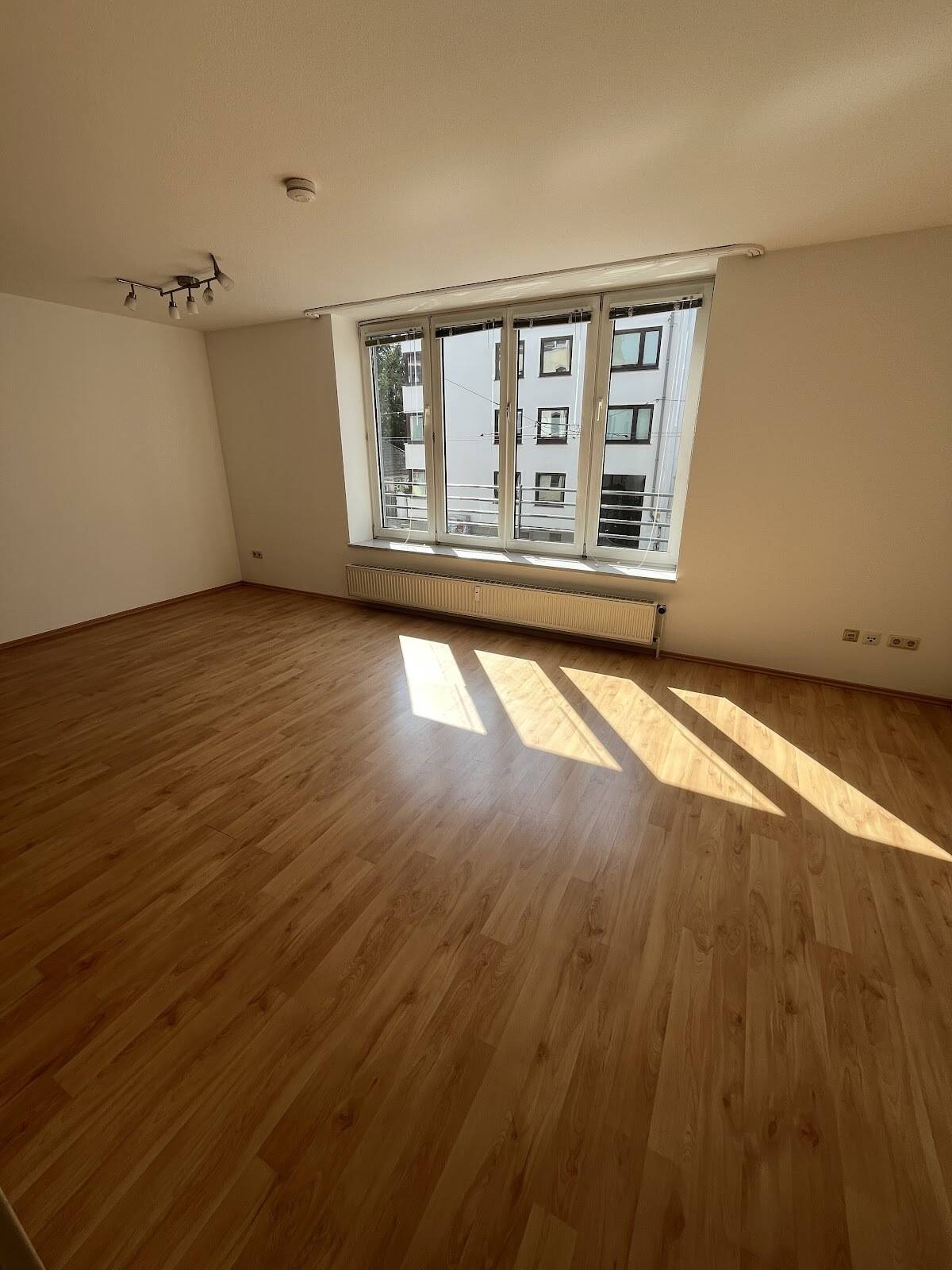 2-Zimmerwohnung mit Einbauküche