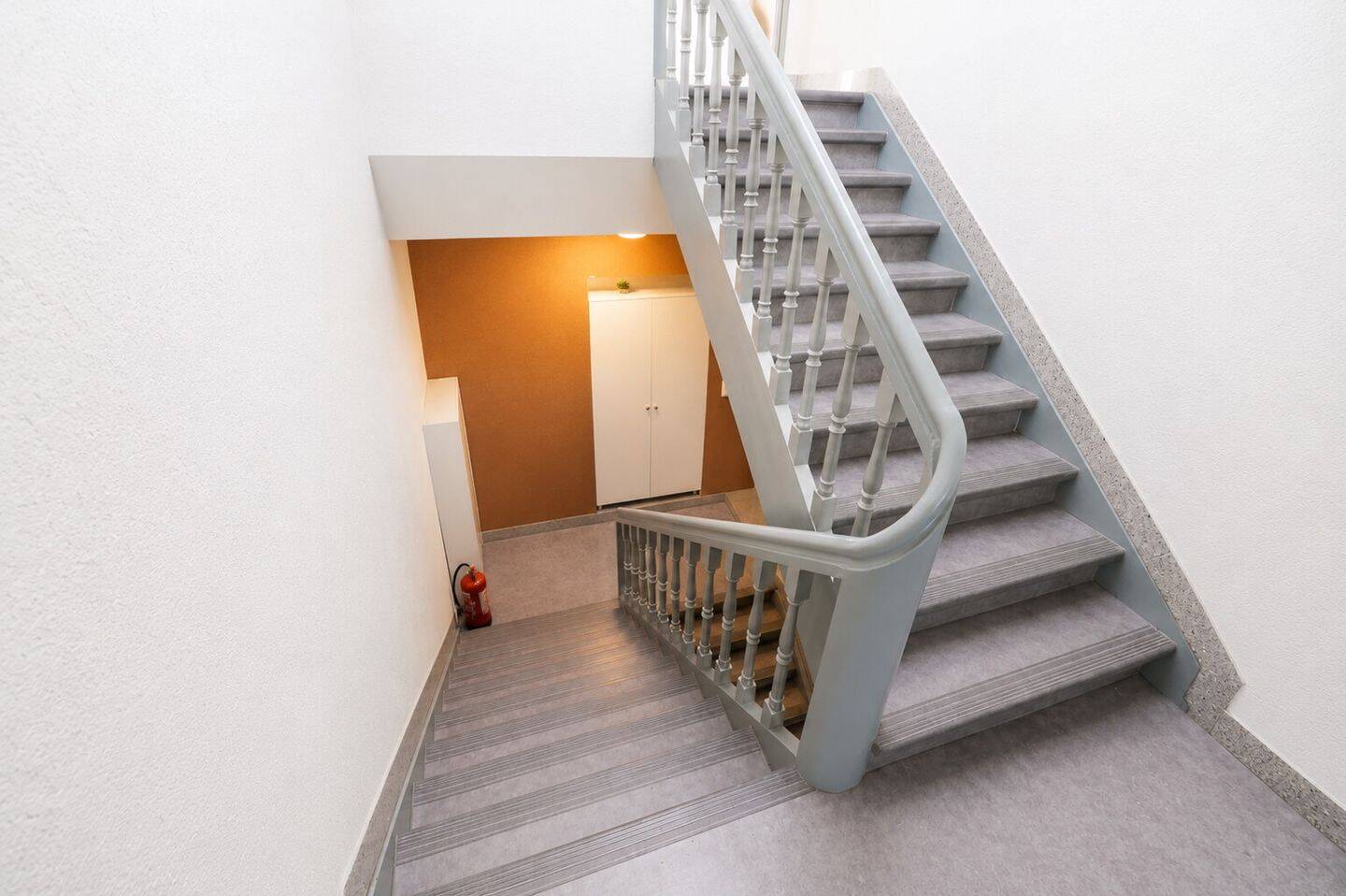 Bezugsfreie 4-Zimmer-Wohnung in saniertem Jugendstilgebäude mit Aufzug in Nürnberg Sankt Leonhard! – Nürnberg – Vorschaubild 6