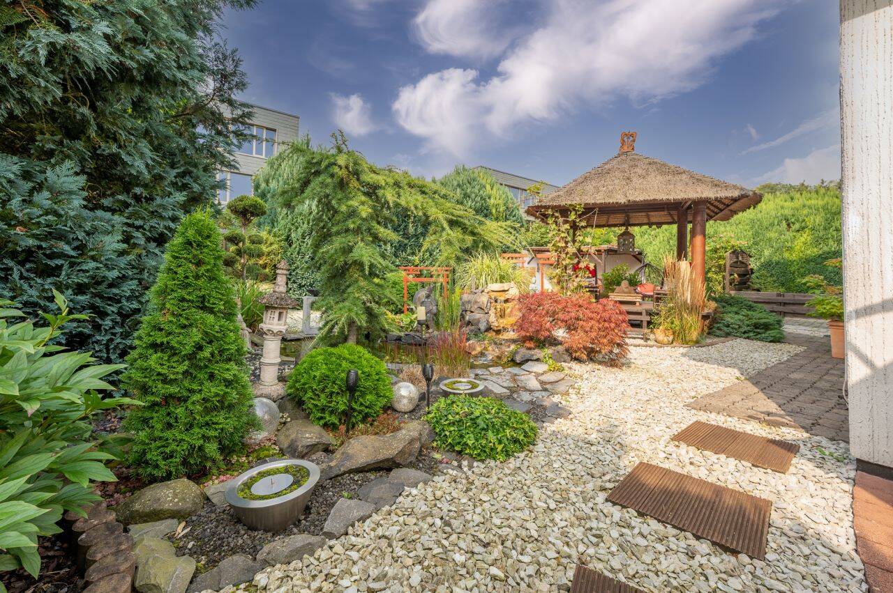 Raumriese mit japanischem Garten - Einfamilienhaus mit viel Charme in Friedrichsdorf – Friedrichsdorf – Bild 1 von 9