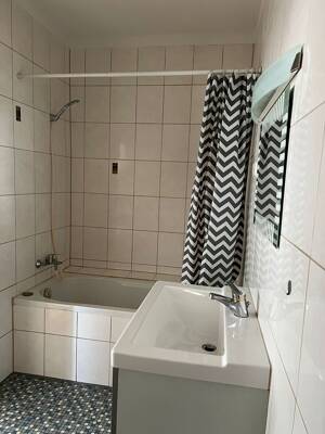 Stadtnahe Wohnung mit drei Zimmern sowie Balkon und Einbauküche in Heidenheim – 89518 Heidenheim an der Brenz – Vorschaubild 5
