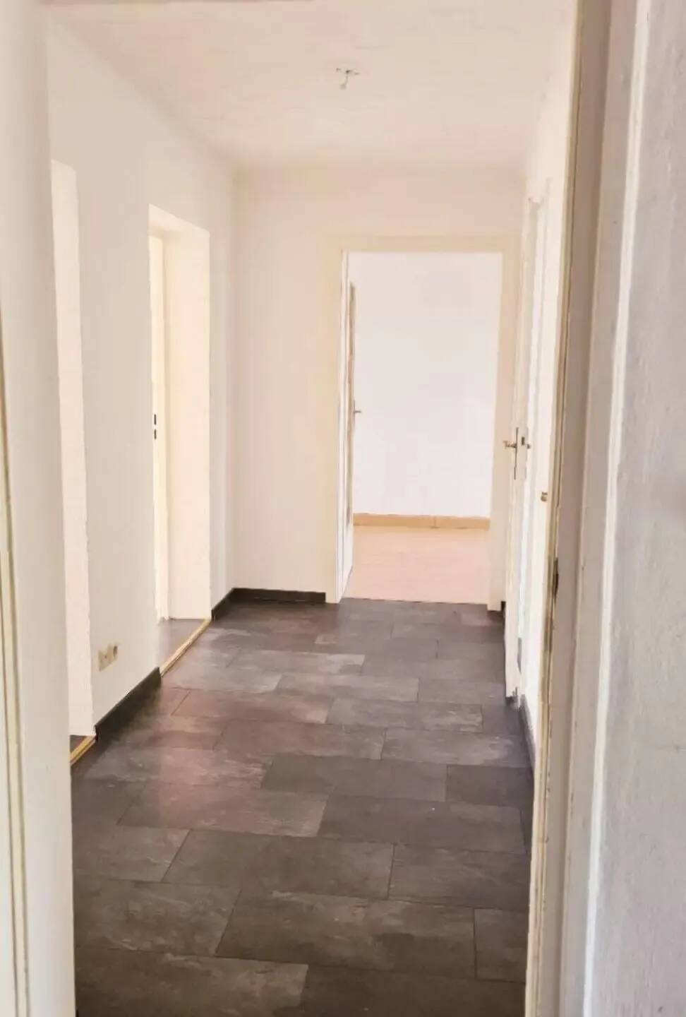 Helle 3-Raum-Wohnung mit Balkon direkt am Brühl-Boulevard – Chemnitz – Vorschaubild 2