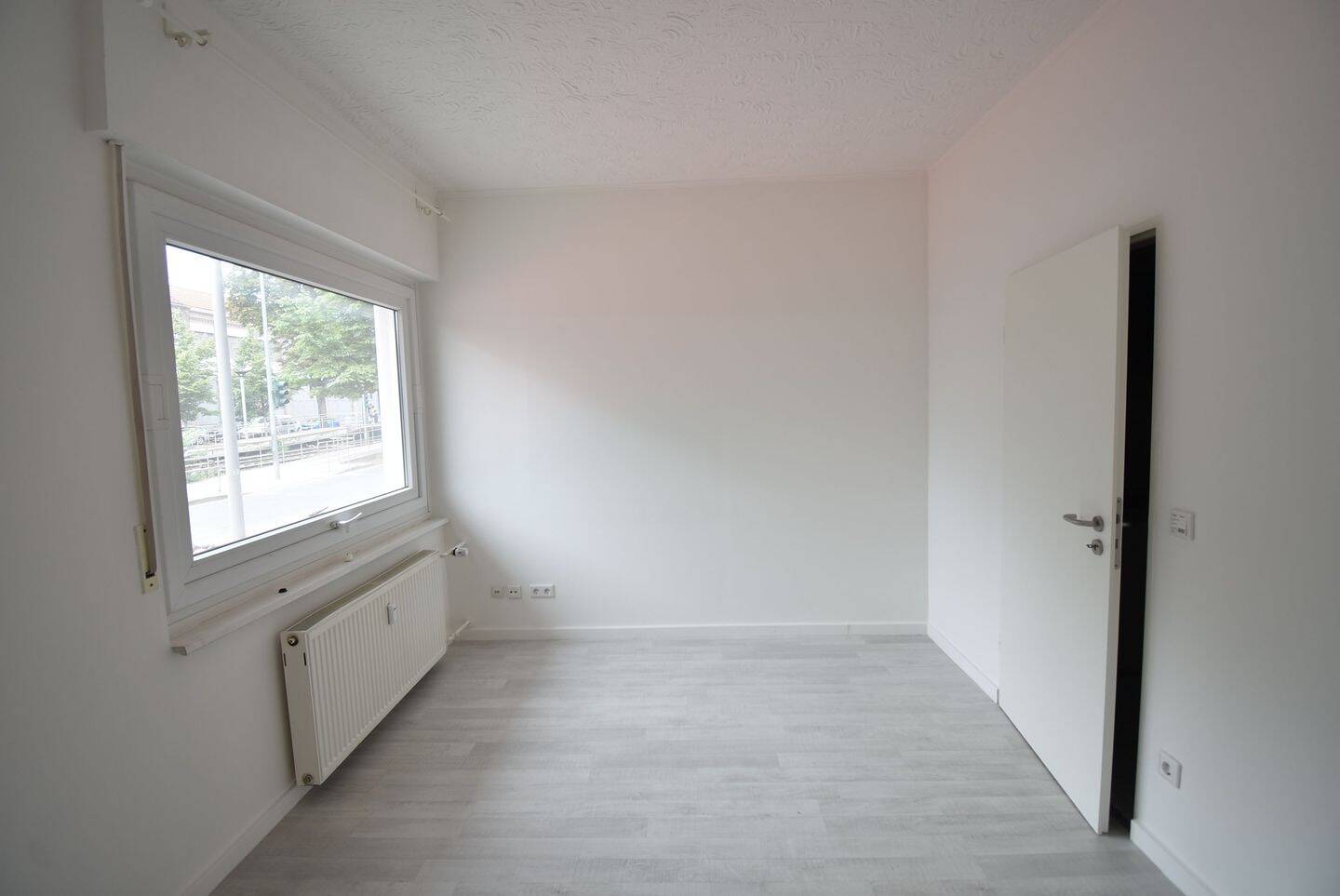 D-Heerdt! Modernes Apartment zu vermieten – Düsseldorf – Vorschaubild 3