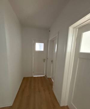2 Zimmer-Wohnung mit Einbauküche, Erstbezug nach Renovierung – 21075 Hamburg – Vorschaubild 3