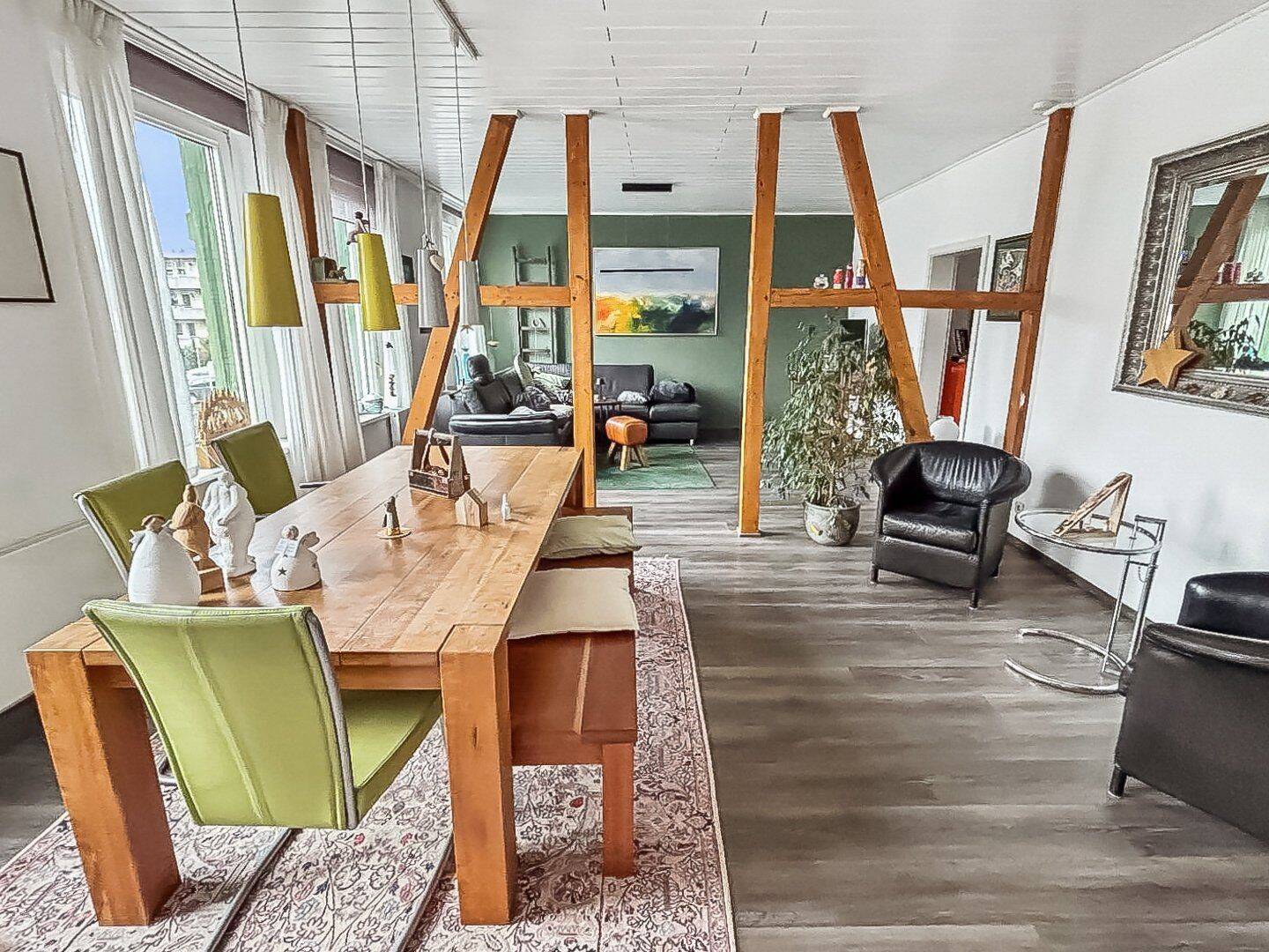 Top-gepflegtes, modernisiertes und individuell nutzbares freistehendes 4-Parteienhaus in Sprockhövel – Sprockhövel – Vorschaubild 3