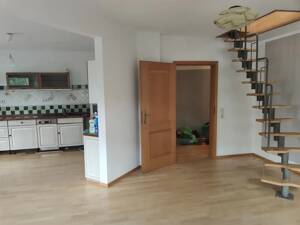 Charme unterm Dach: Panoramablick und Elbnähe mit Top-Anbindung – 1259 Dresden – Vorschaubild 4