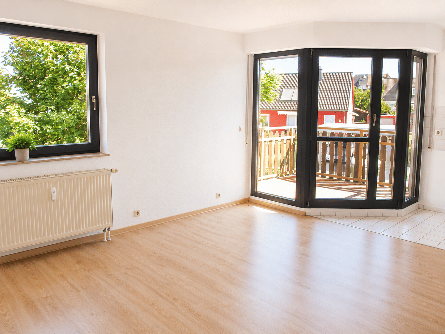 Solide Kapitalanlage mit Balkon & Stellplatz - gepflegte 2-Raum-Wohnung in ruhiger Wohnlage von Niederlungwitz