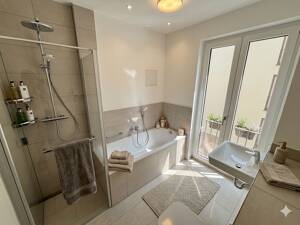 GROß * HELL * MODERN * Top 4-RW mit 15m²-Balkon und EBK !!! – 1159 Dresden – Vorschaubild 7