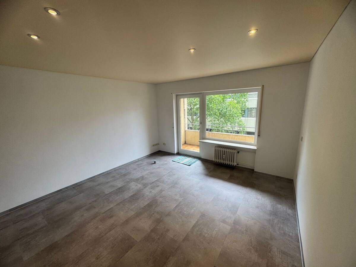 Sanierte 2 Zimmer Wohnung mit Balkon Lu Mitte – 67059 Ludwigshafen am Rhein – Bild 1 von 8