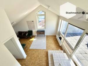 Hochwertig möblierte Maisonette mit großzügiger Dachterrasse & moderner Ausstattung