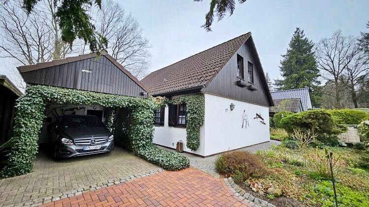 immo-schramm.de: Sehr gepflegtes großzügiges Wohnhaus im Grünen – Bremervörde – Vorschaubild 3