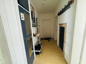 ? Möbliertes Zimmer in ruhiger & zentraler WG zu vermieten! – 70191 Stuttgart – Vorschaubild 3