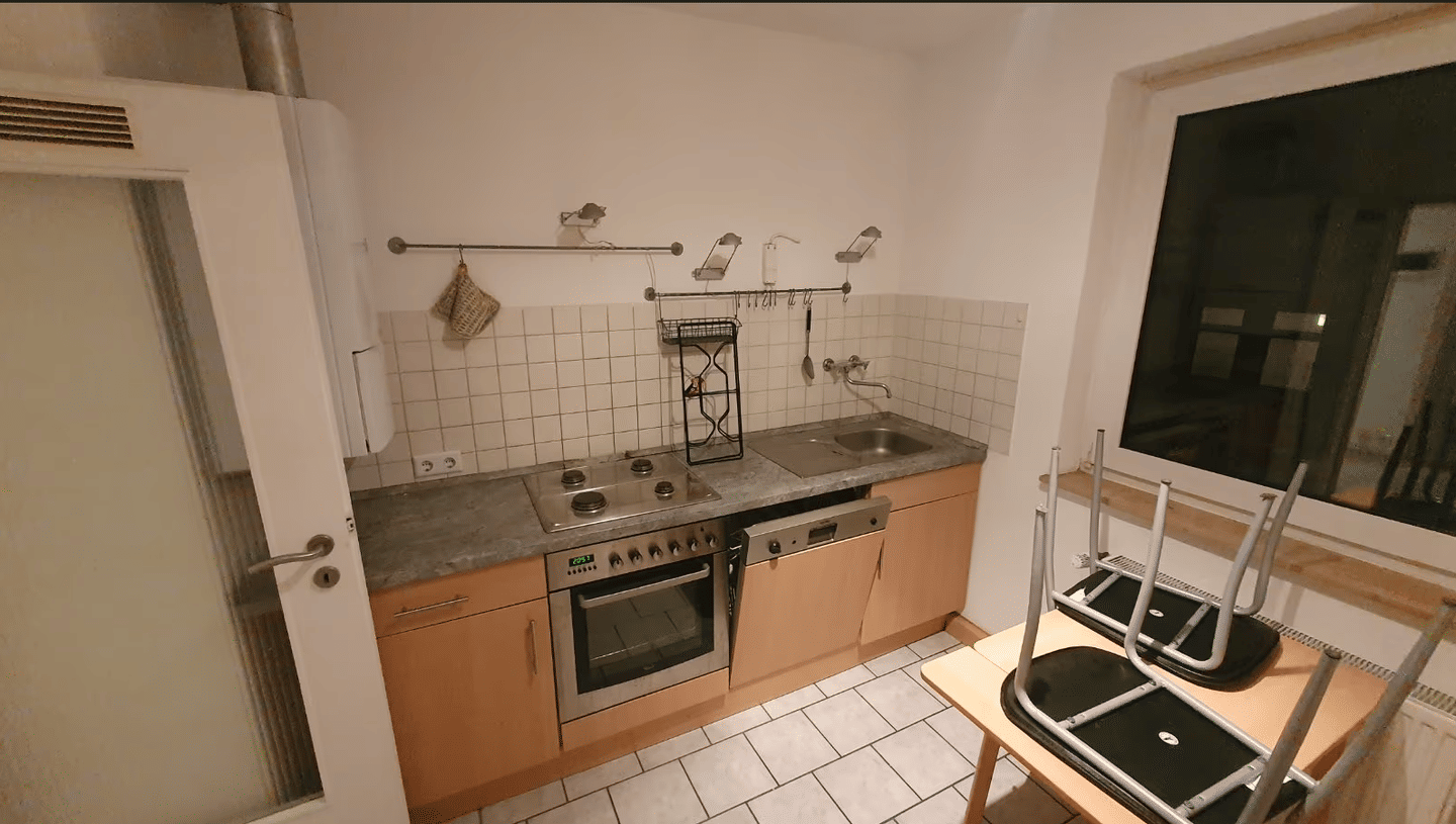 Helle, zentrale 2-Zi.-Wohnung mit EBK, teilmöbliert & WG-geeignet – Nürnberg – Vorschaubild 3